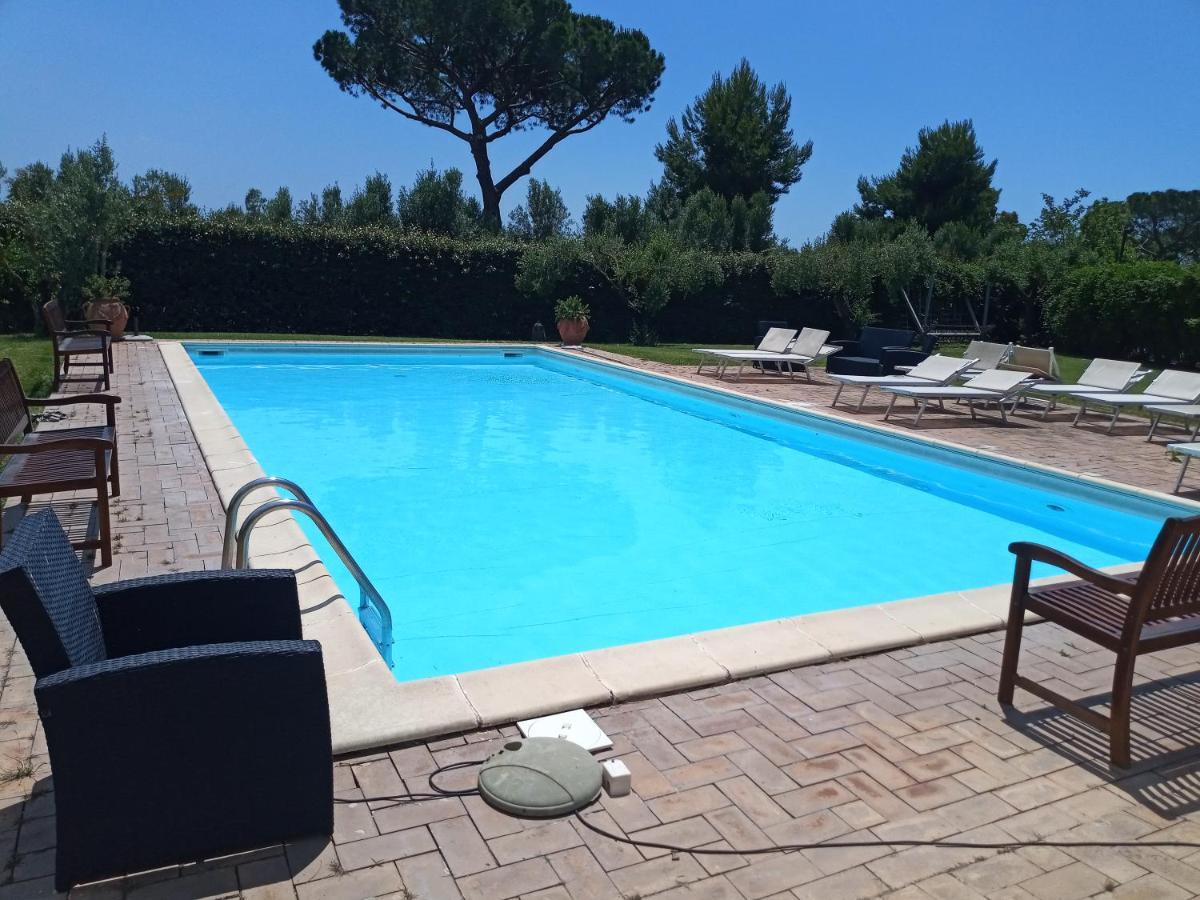 Casale Di Tormaggiore Villa And Country Suites Помеция Екстериор снимка