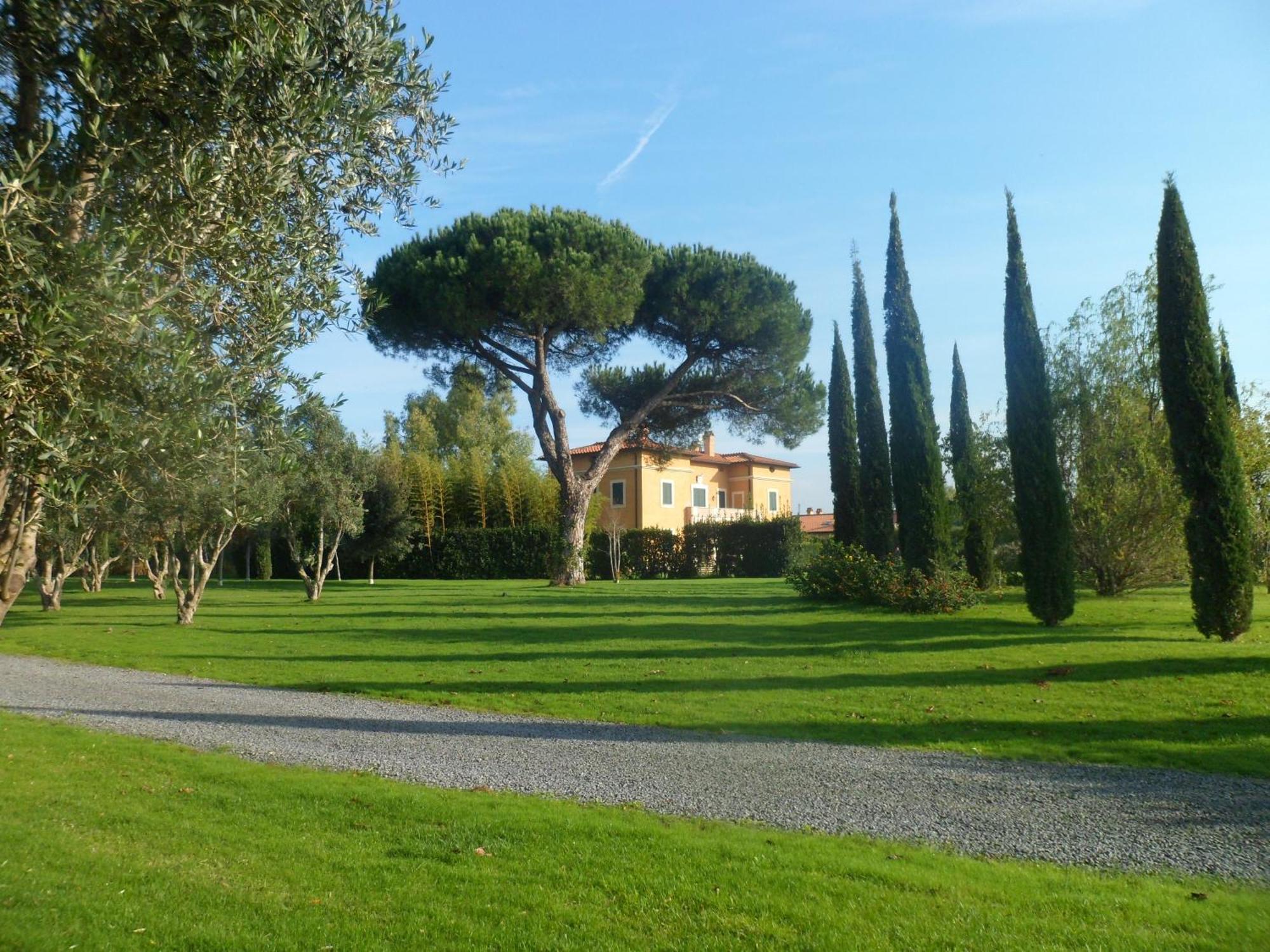 Casale Di Tormaggiore Villa And Country Suites Помеция Екстериор снимка