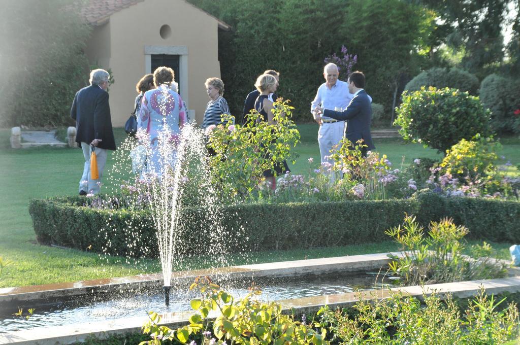 Casale Di Tormaggiore Villa And Country Suites Помеция Екстериор снимка