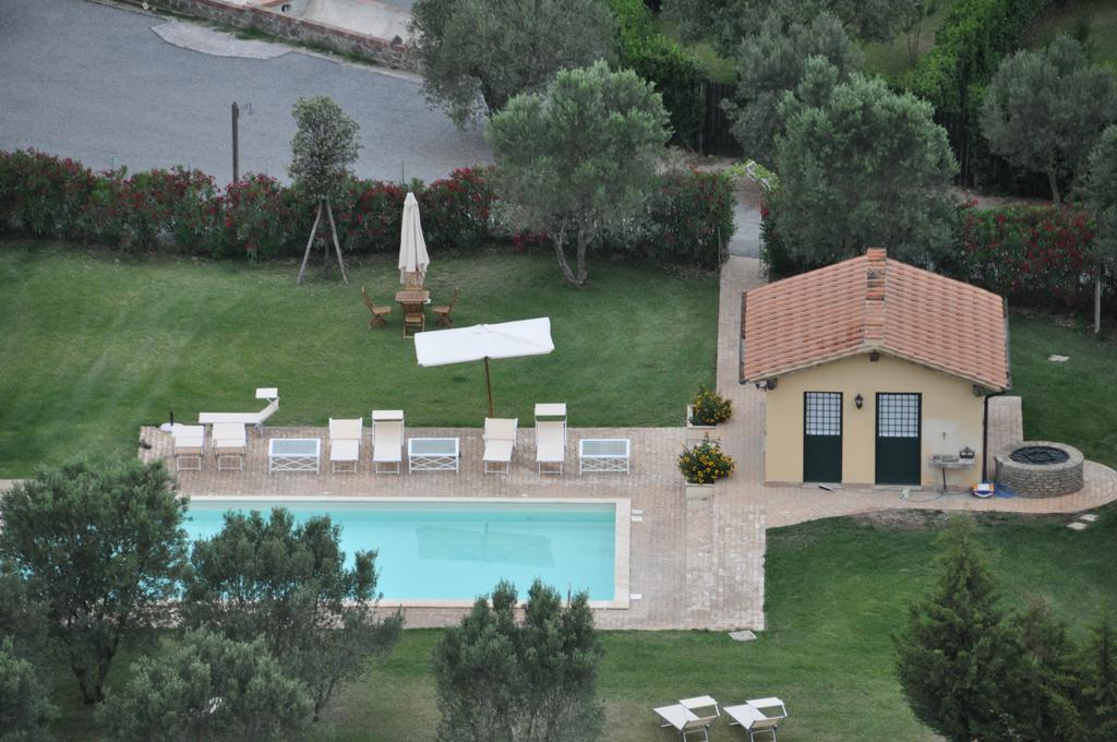 Casale Di Tormaggiore Villa And Country Suites Помеция Екстериор снимка