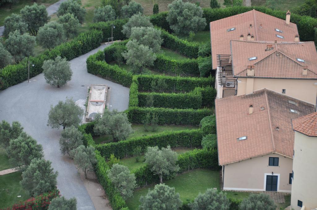 Casale Di Tormaggiore Villa And Country Suites Помеция Екстериор снимка
