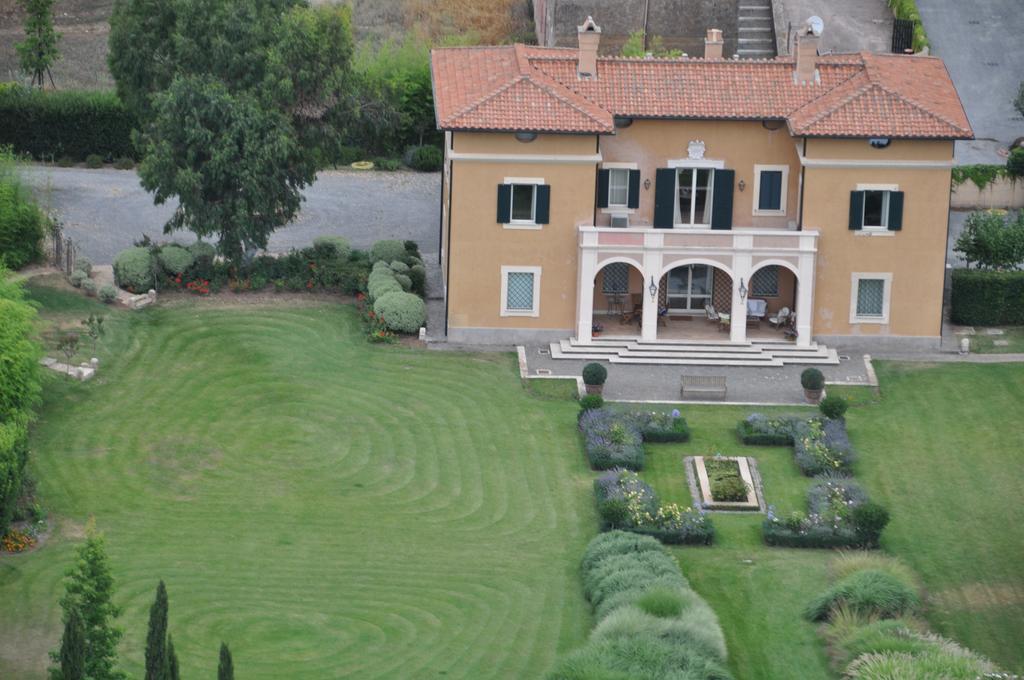 Casale Di Tormaggiore Villa And Country Suites Помеция Екстериор снимка