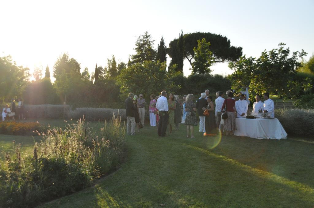 Casale Di Tormaggiore Villa And Country Suites Помеция Екстериор снимка